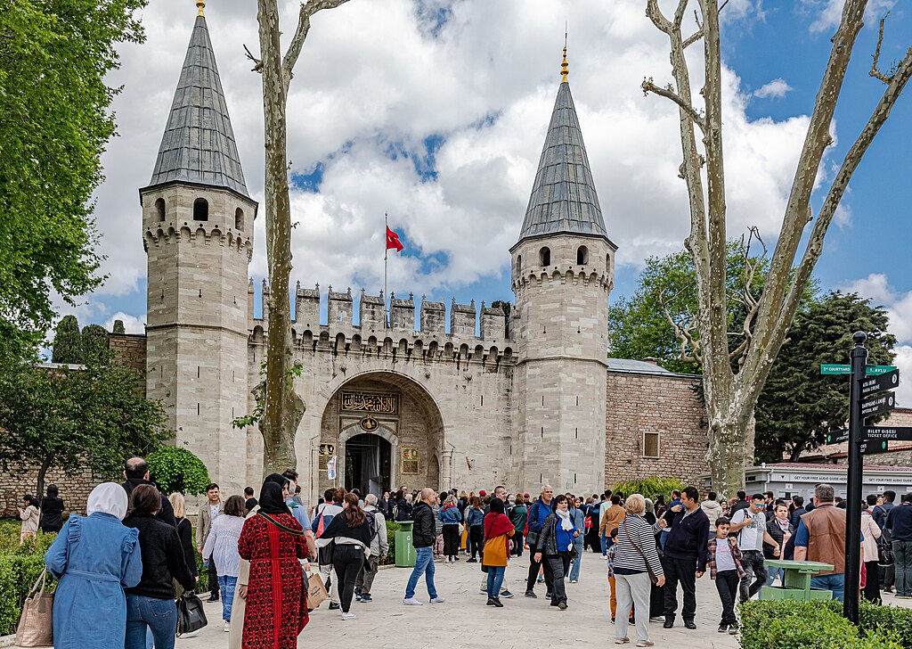 4 DAYS HIGHLIGHTS OF ISTANBUL TOUR / Topkapi Palace, Hagia Sophia, Blue Mosque, Grand Bazaar